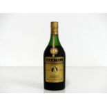 1 24 fl oz bt Martell V.S.O.P. Medaillon Liqueur Cognac 70° proof believed 1970's