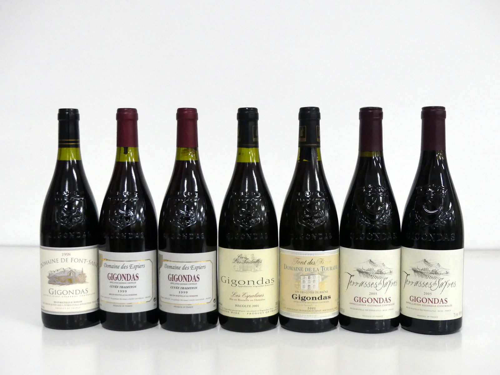 1 bt Gigondas 1998 Dom de Font-Sane vts 2 bts Gigondas Cuvée Tradition 1999 Dom des Espiers ts 1