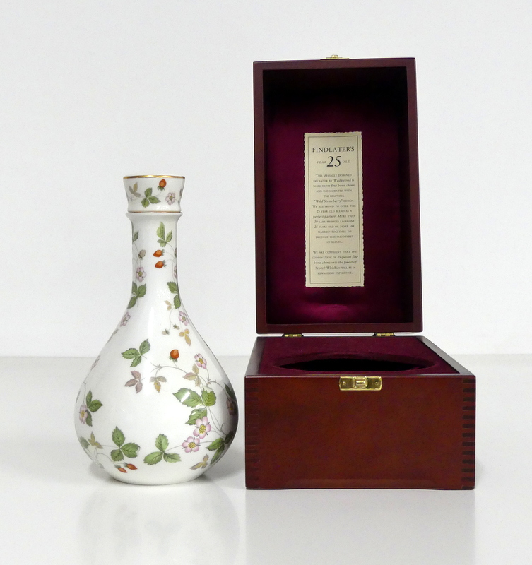 1 70-cl Findlaters 25YO Blended Scotch Whisky 43% Wedgewood 'Wild Strawberry' Bone China Decanter,