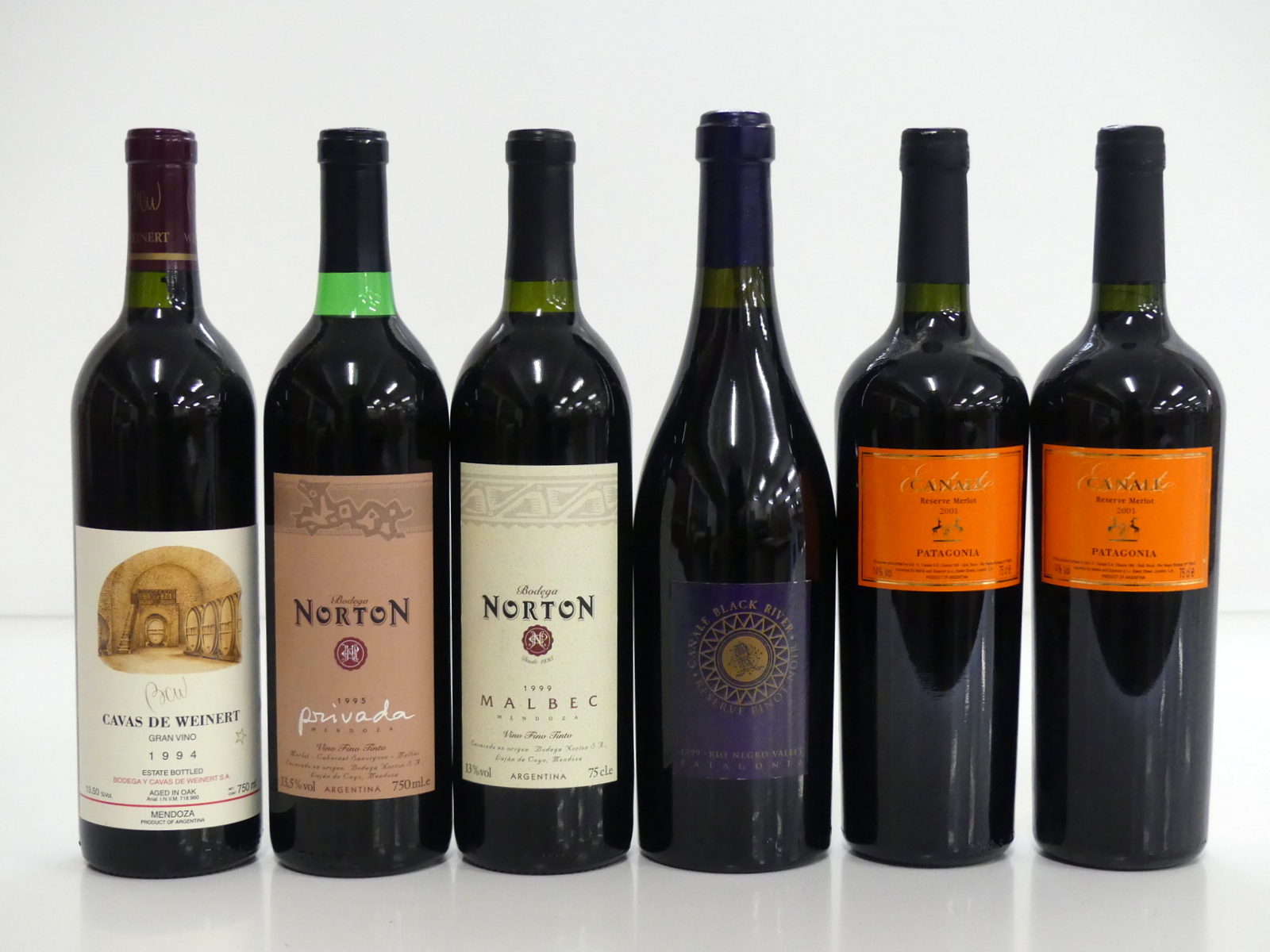 1 bt Cavas de Weinert Gran Vino 1994 Mendoza 1 bt Bod. Norton Privada 1995 Mendoza ts 1 bt Norton