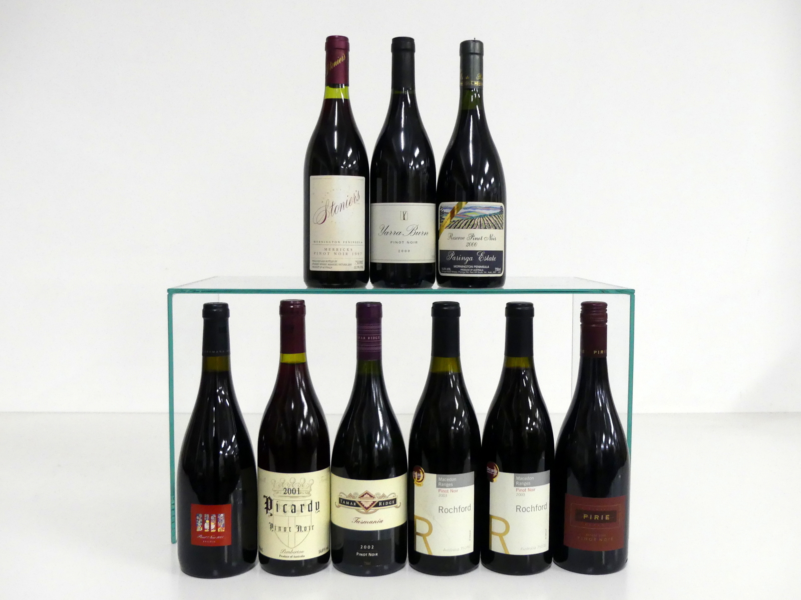 1 bt Stoniers Merricks Pinot Noir 1997 Mornington Peninsula vts, vsl stl 1 bt Yarra Burn Pinot