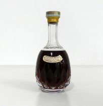 1 75-cl bt Ch. Paulet Fine Champagne Extra Vieille Cognac Réserve Louis XVI 40% Cut Glass Decanter