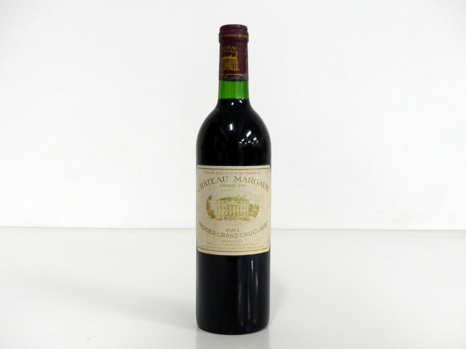 1 bt Ch. Margaux 1983 Margaux, 1er Cru Classé i.n, vsl stl, vsl crusted foil