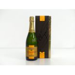 1 bt Veuve Clicquot Ponsardin Vintage Champagne 2004 presentation case