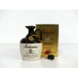 1 75-cl bt Ballantines Scotch Whisky 40% Ceramic Decanter with Stopper oc