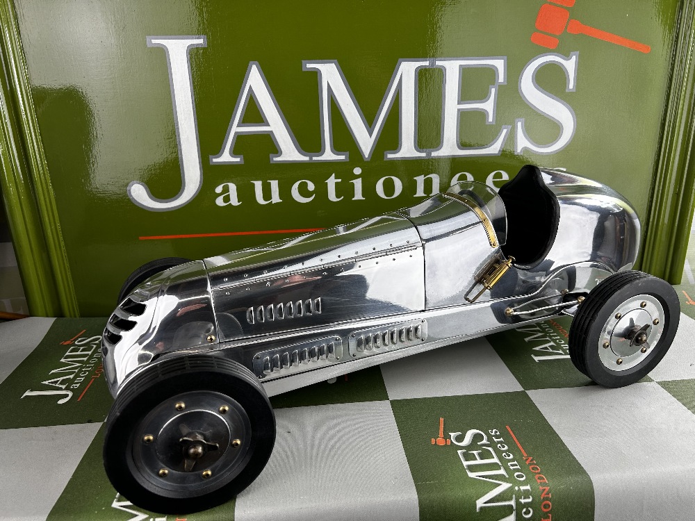 B.B. Korn 1:8 Scale Indianapolis 1930s Polished Aluminium Racing Car - Image 8 of 9