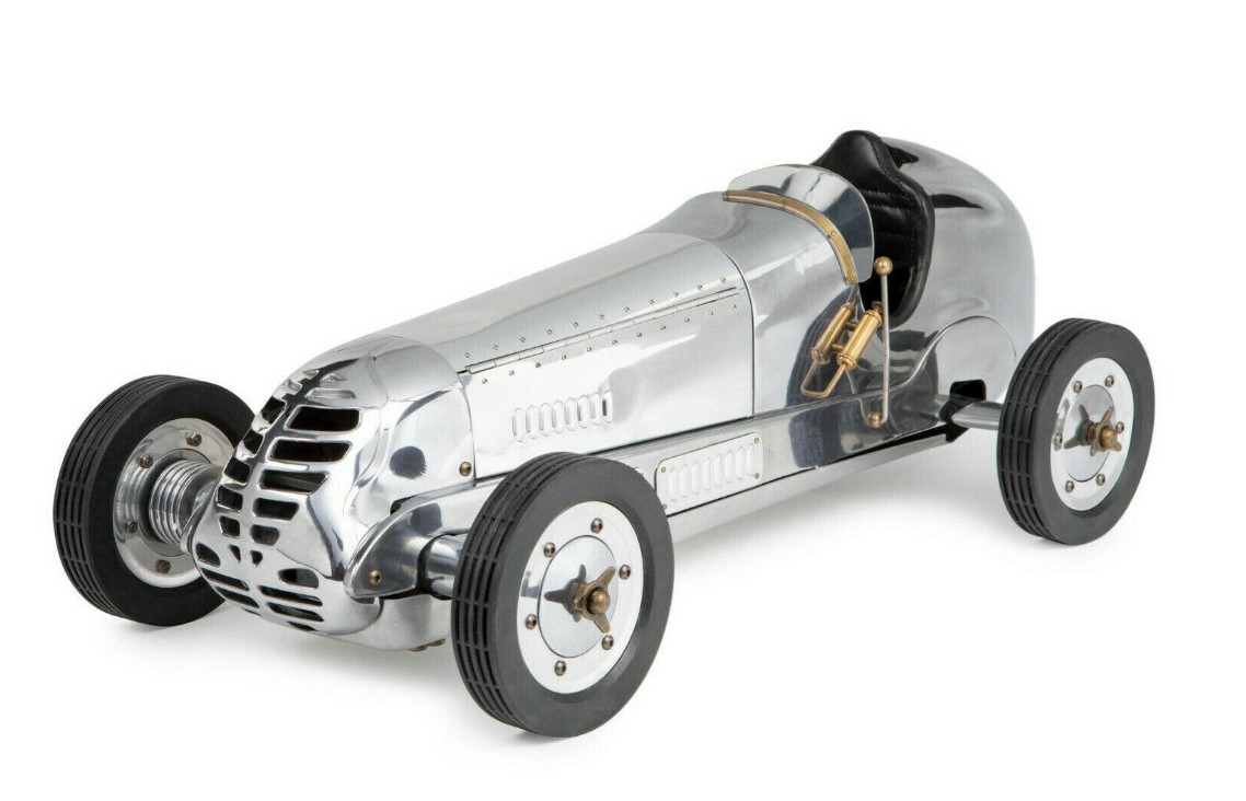 B.B. Korn 1:8 Scale Indianapolis 1930s Polished Aluminium Racing Car - Image 5 of 9