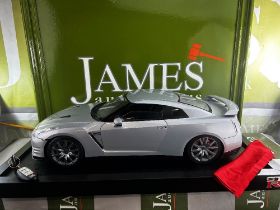 1:8 Eaglemoss Nissan GTR R35 Hand Built Model Car