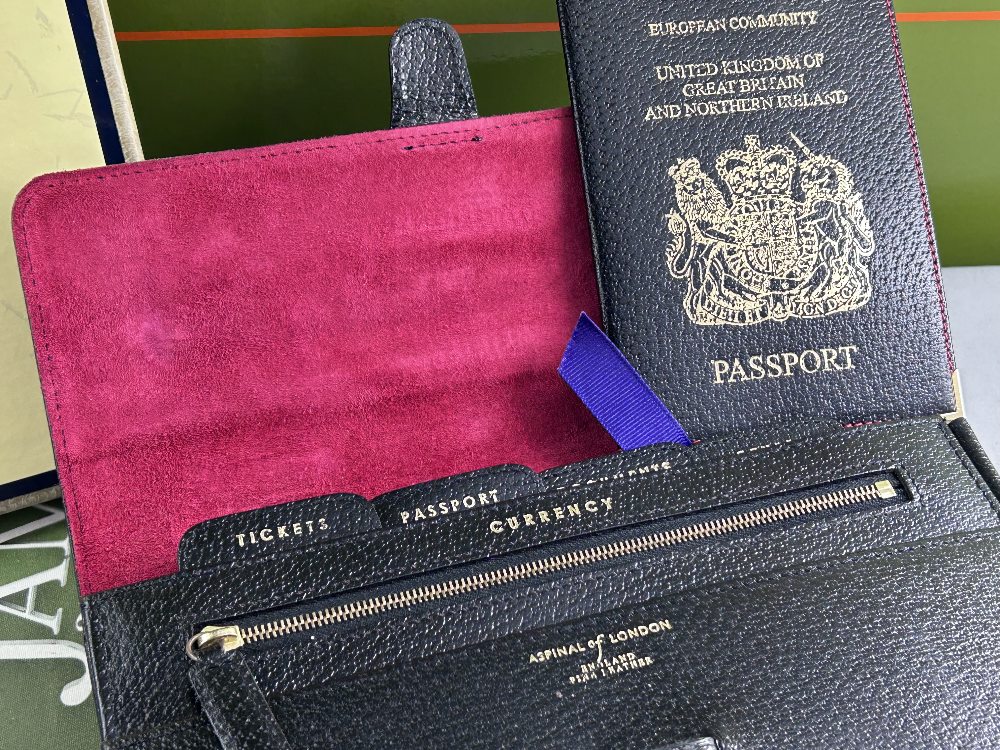 Aspinal Of London-Black Leather Wallet & Passport Holder - Image 2 of 6