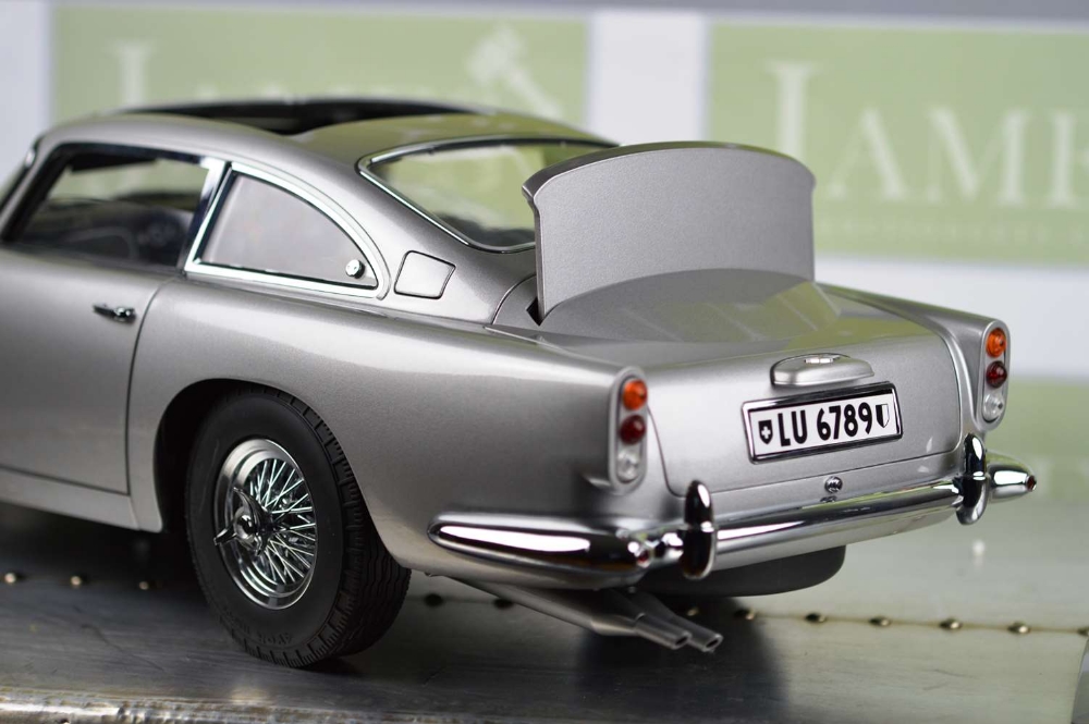 Eaglemoss James Bond 007 Aston Martin Db5 1/8 Scale - Image 4 of 12