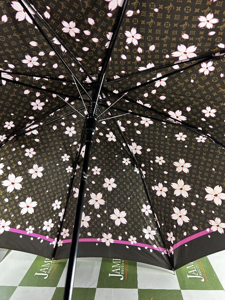 Louis Vuitton Paris Cherry Blossom Monogram Limited Edition Umbrella - Image 5 of 11