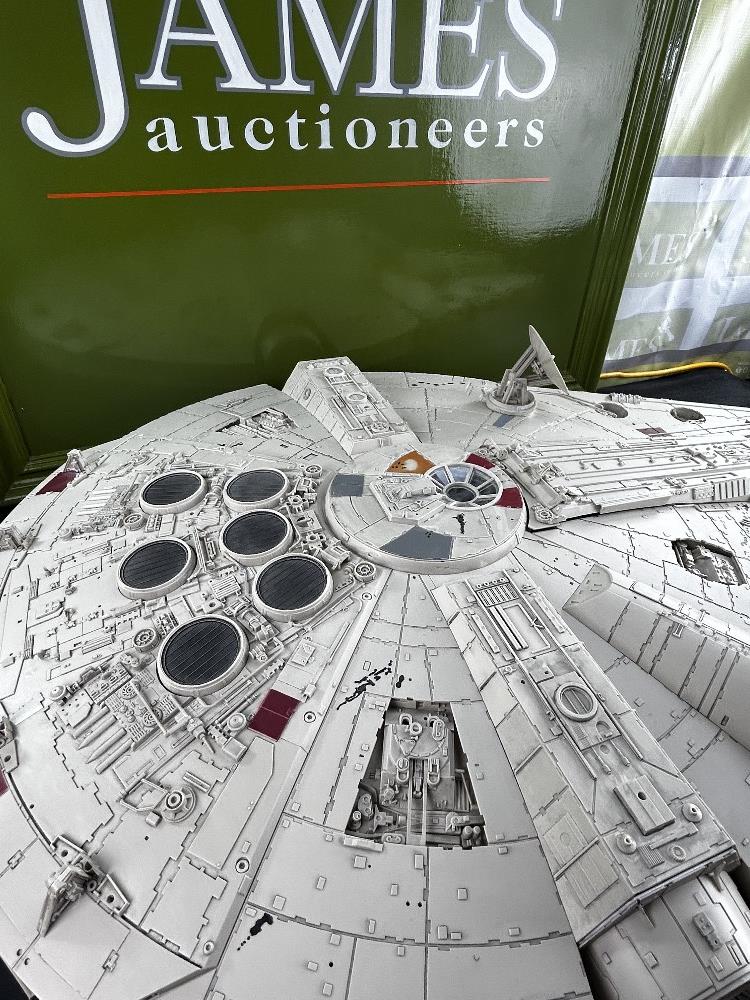 DeAgostini ‘The Millennium Falcon’ Star Wars Ship 1:1 Scale - Image 2 of 12