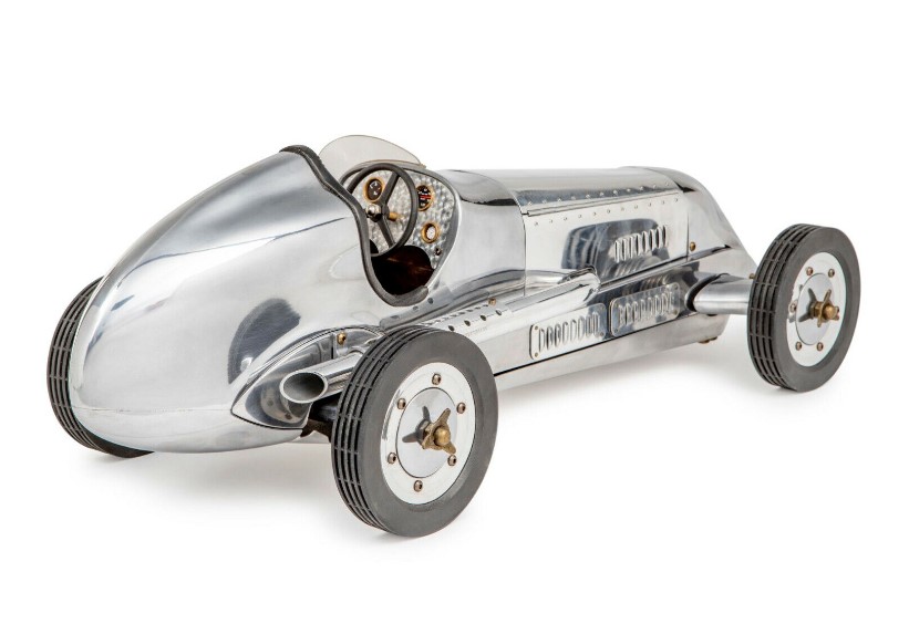 B.B. Korn 1:8 Scale Indianapolis 1930s Polished Aluminium Racing Car - Image 3 of 8