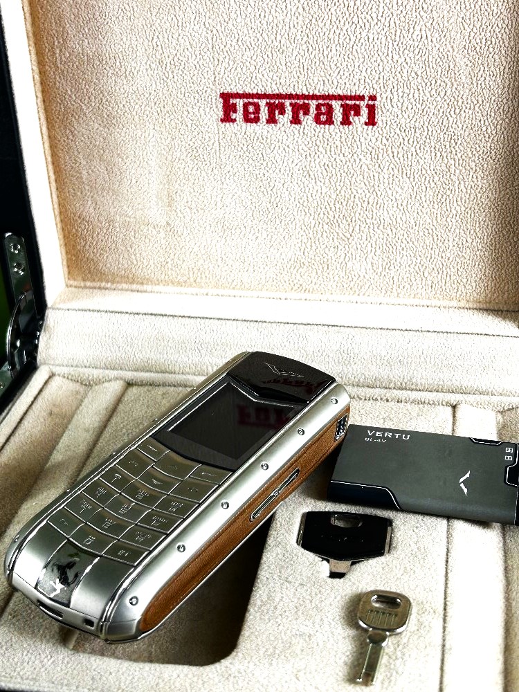 Vertu Ferrari Titanium Ltd Edition Official Phone - Image 6 of 7
