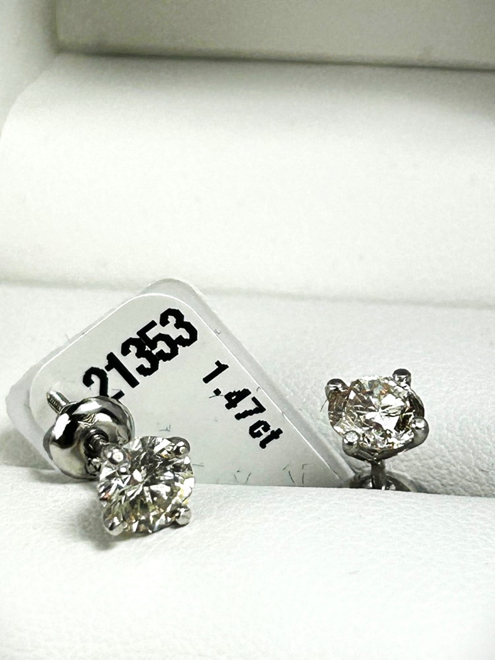 1.47 Ct Round Cut VS1/E Diamond Stud Earrings 14K White Gold - Image 6 of 8