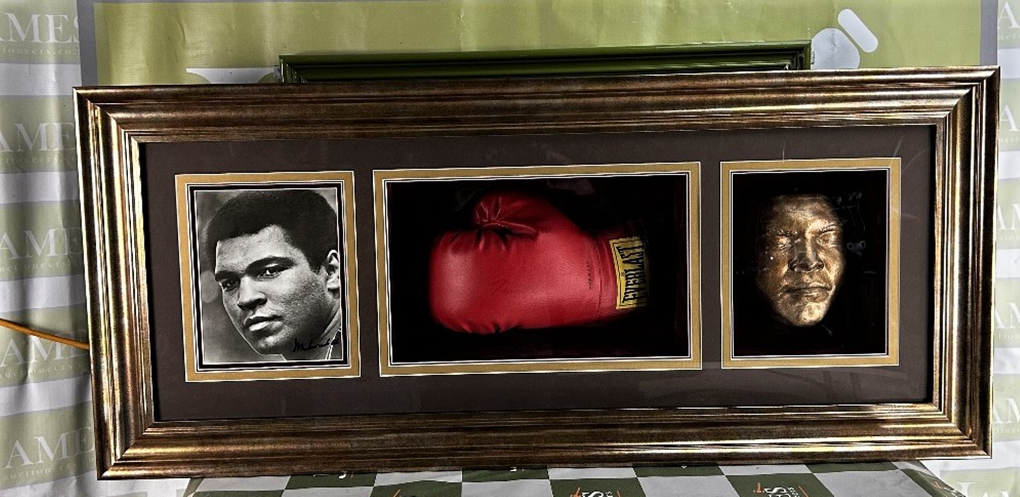 Muhammad Ali Signed Montage &#8211; Everlast Glove/Picture and Dipped Gold Face Cast - Image 11 of 11