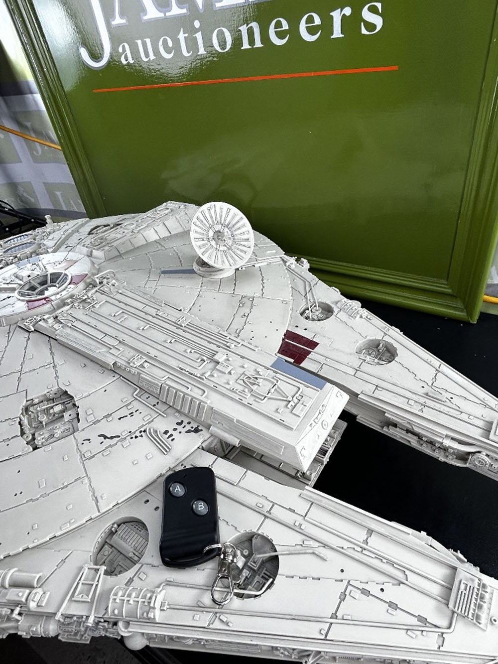 DeAgostini &#8216;The Millennium Falcon&#8217; Star Wars Ship 1:1 Scale - Image 5 of 13