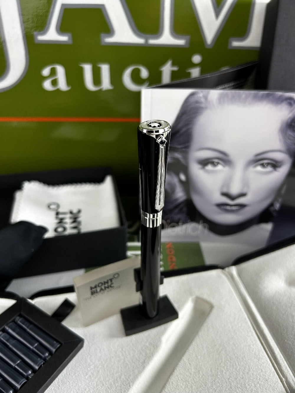 Montblanc Special Edition Marlene Dietrich Fountain Pen-18k Nib - Image 4 of 7