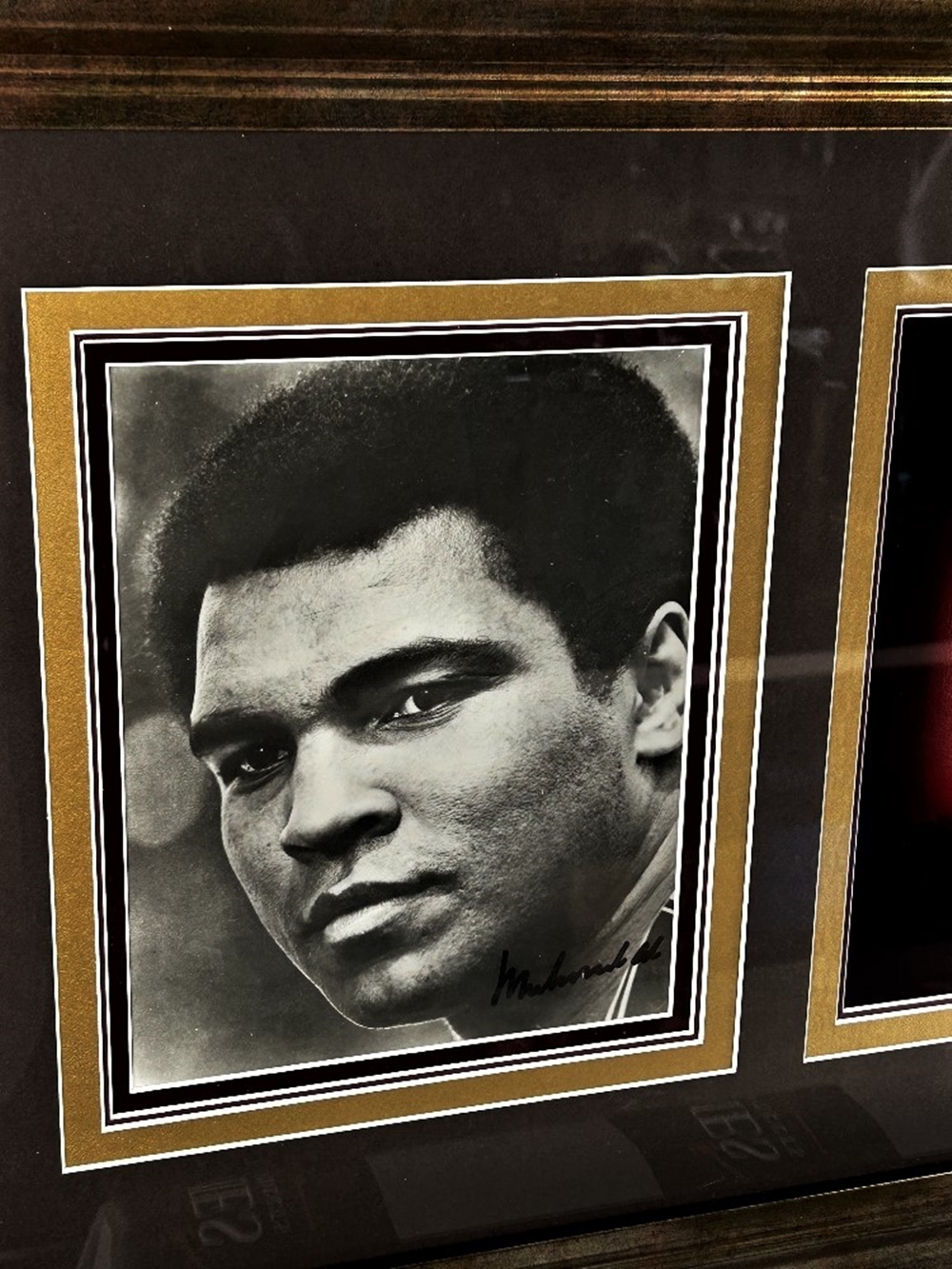 Muhammad Ali Signed Montage &#8211; Everlast Glove/Picture and Dipped Gold Face Cast - Image 3 of 11