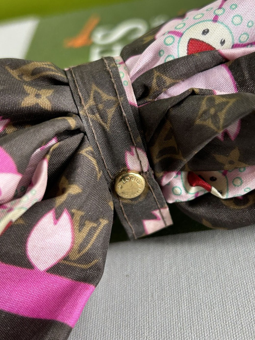 Louis Vuitton Paris Cherry Blossom Monogram Limited Edition Umbrella - Image 4 of 12