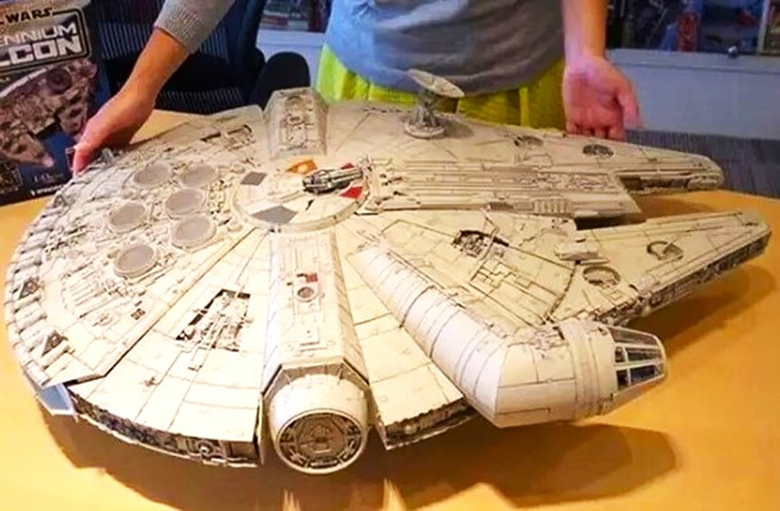 DeAgostini &#8216;The Millennium Falcon&#8217; Star Wars Ship 1:1 Scale - Image 11 of 13