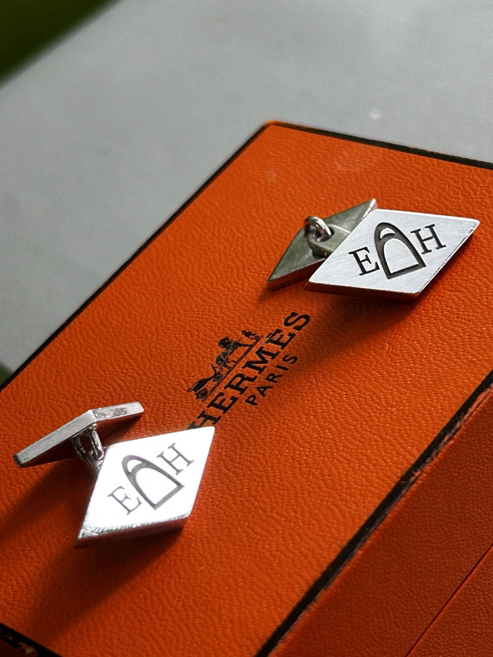 SOLD VIA BUY IT NOW-PLEASE DO NOT BID-Hermes Paris Double Diamond Logo Silver Cufflinks - Image 4 of 4
