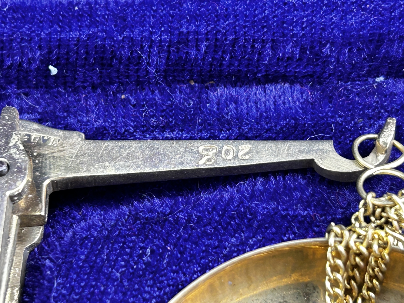 Traditional Goldsmith Scales In Original Velvet Lined Case - Image 4 of 5