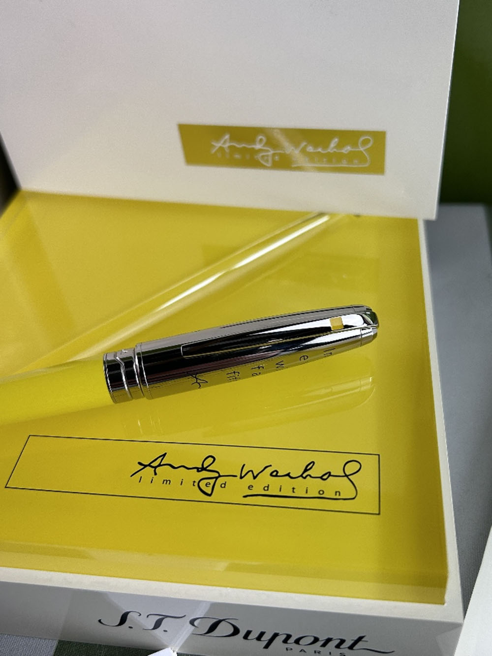 SOLD VIA BUY IT NOW PLEASE DO NOT BID-Rare St Dupont Andy Warhol Fountain Pen Yellow Box & Papers - Image 4 of 13