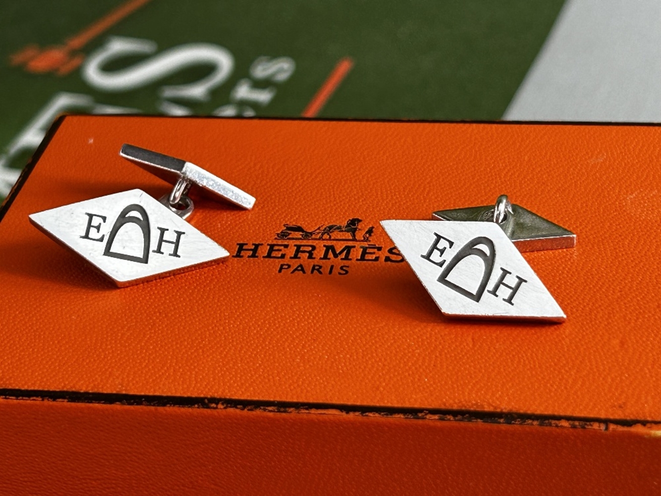 SOLD VIA BUY IT NOW-PLEASE DO NOT BID-Hermes Paris Double Diamond Logo Silver Cufflinks - Image 2 of 4