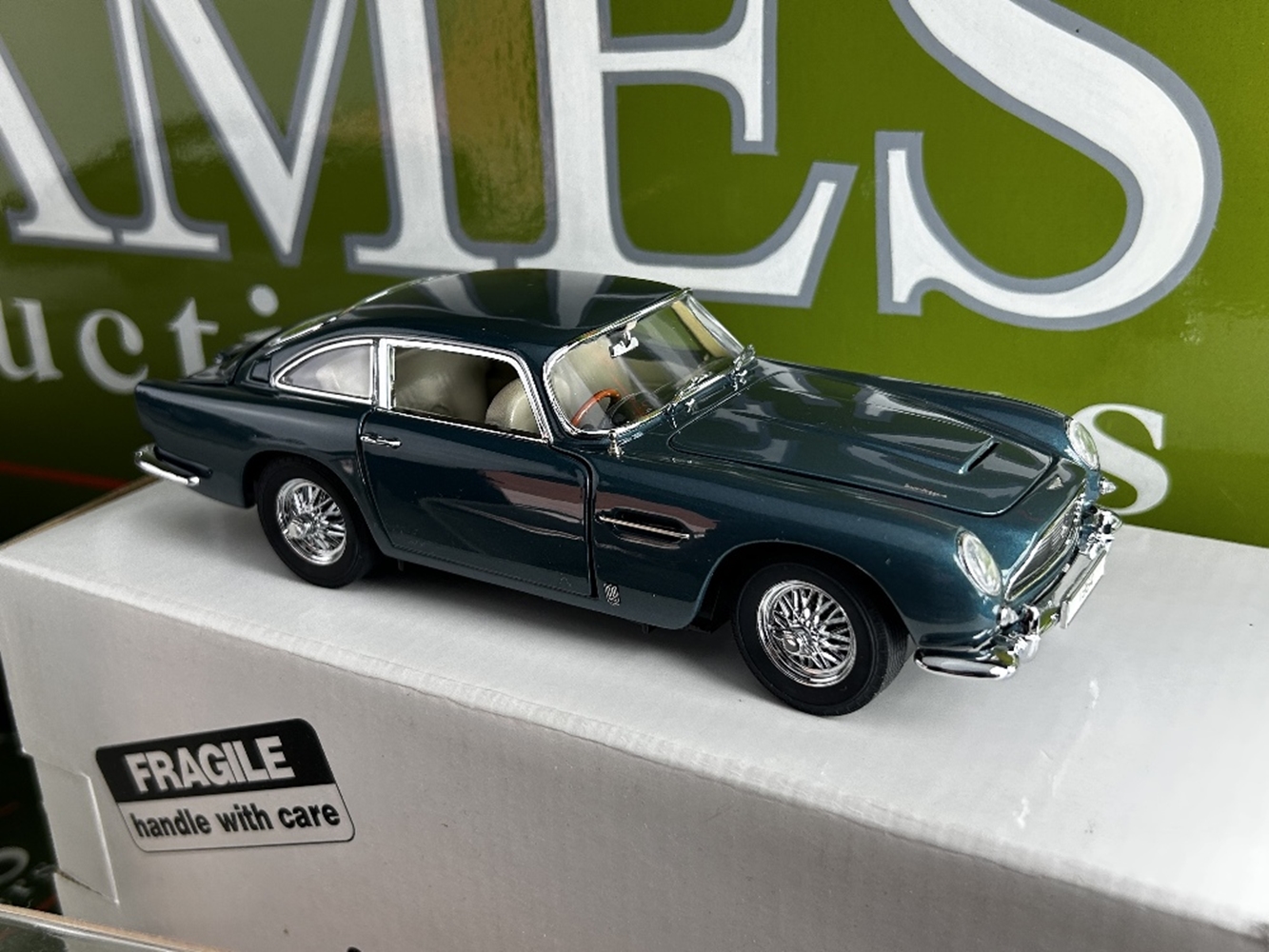 Danbury Mint 1964 Aston Martin DB5 Complete Collection - Image 4 of 8