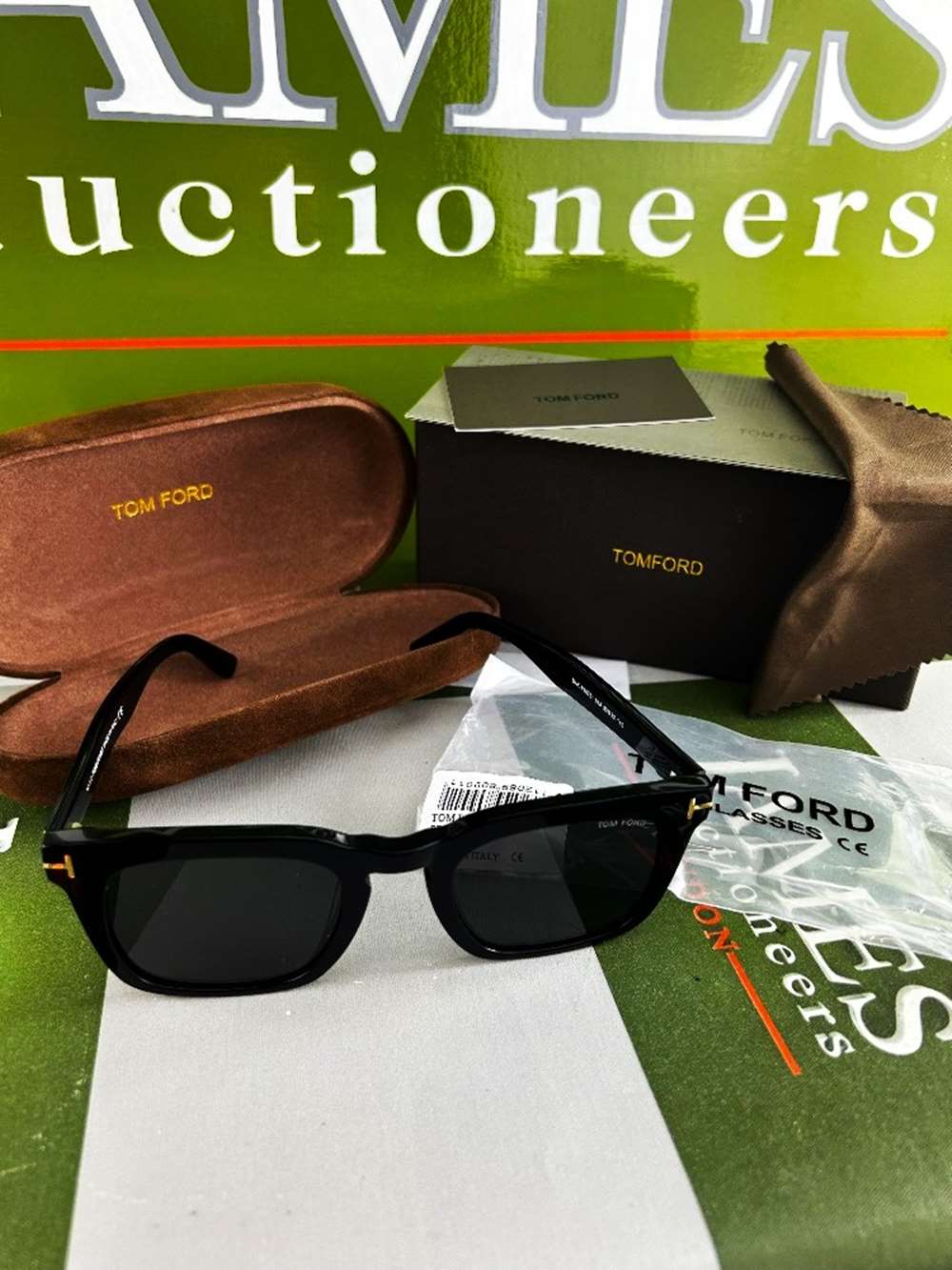 Tom Ford Unisex Wayfairer Sunglasses - Image 5 of 9