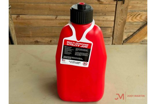 NEW 5.5 GALLON UTILITY FUEL JUG - Image 2 of 4