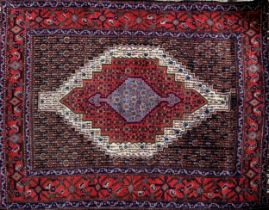 Good quality North West Persian Senneh rug, bespoke intricate medallion design, 160 x 120cm