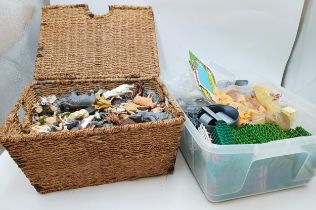 Very large quantity of mixed farm & zoo animals & accessories. To include a large quantity of