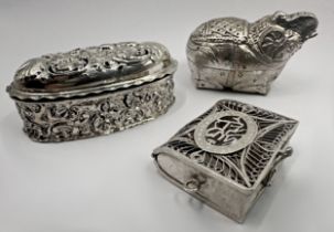 Eastern white metal betel nut holder in the form of an elephant, filigree box in the form of a