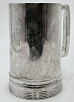 Late Victorian silver tankard, maker Walker and Hall, Sheffield 1899, 14cm high, 14oz approx
