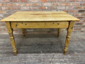 Victorian pine farmhouse kitchen table fitted with a single frieze drawer, H 72cm x W 117cm x D 76cm