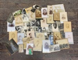 Large quantity of CDV cards & portrait photographs.