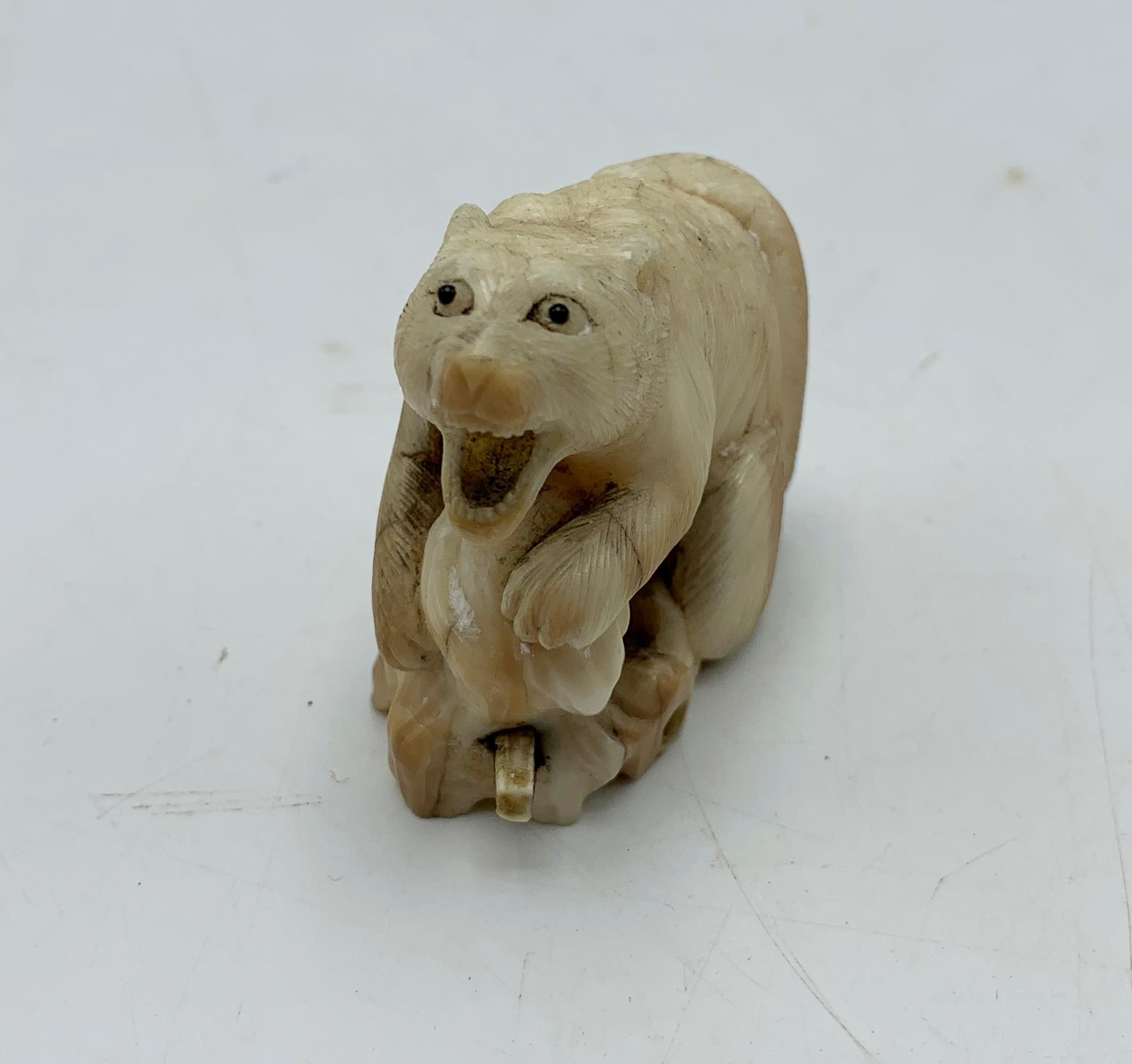 Rare Chinese Carved Quartz Artic Fox Netsuke. - Image 2 of 4