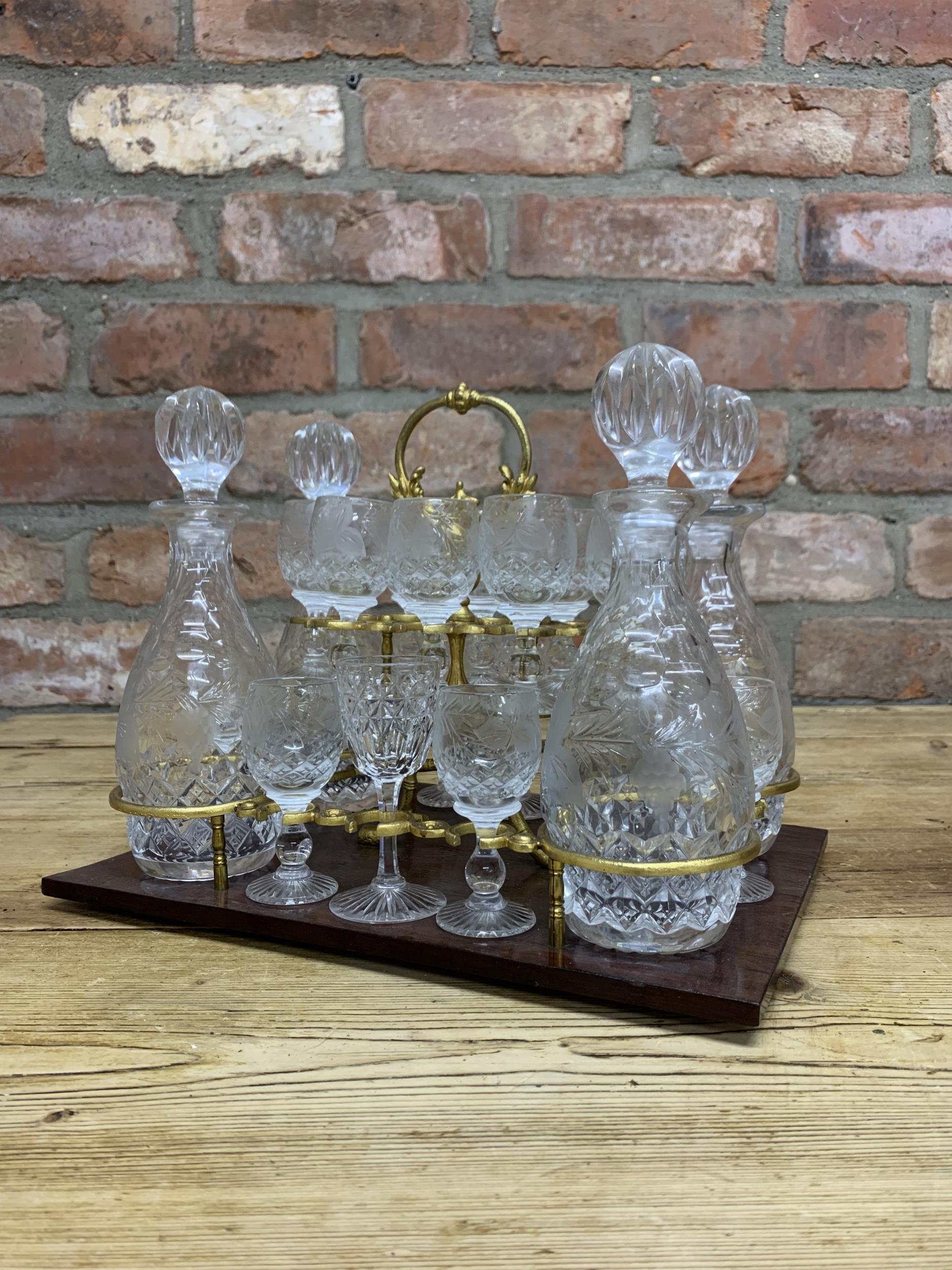 French walnut wood veneered and brass-inlaid 'cave Ã liqueur' with four carafes and sixteen glasses, - Image 3 of 5