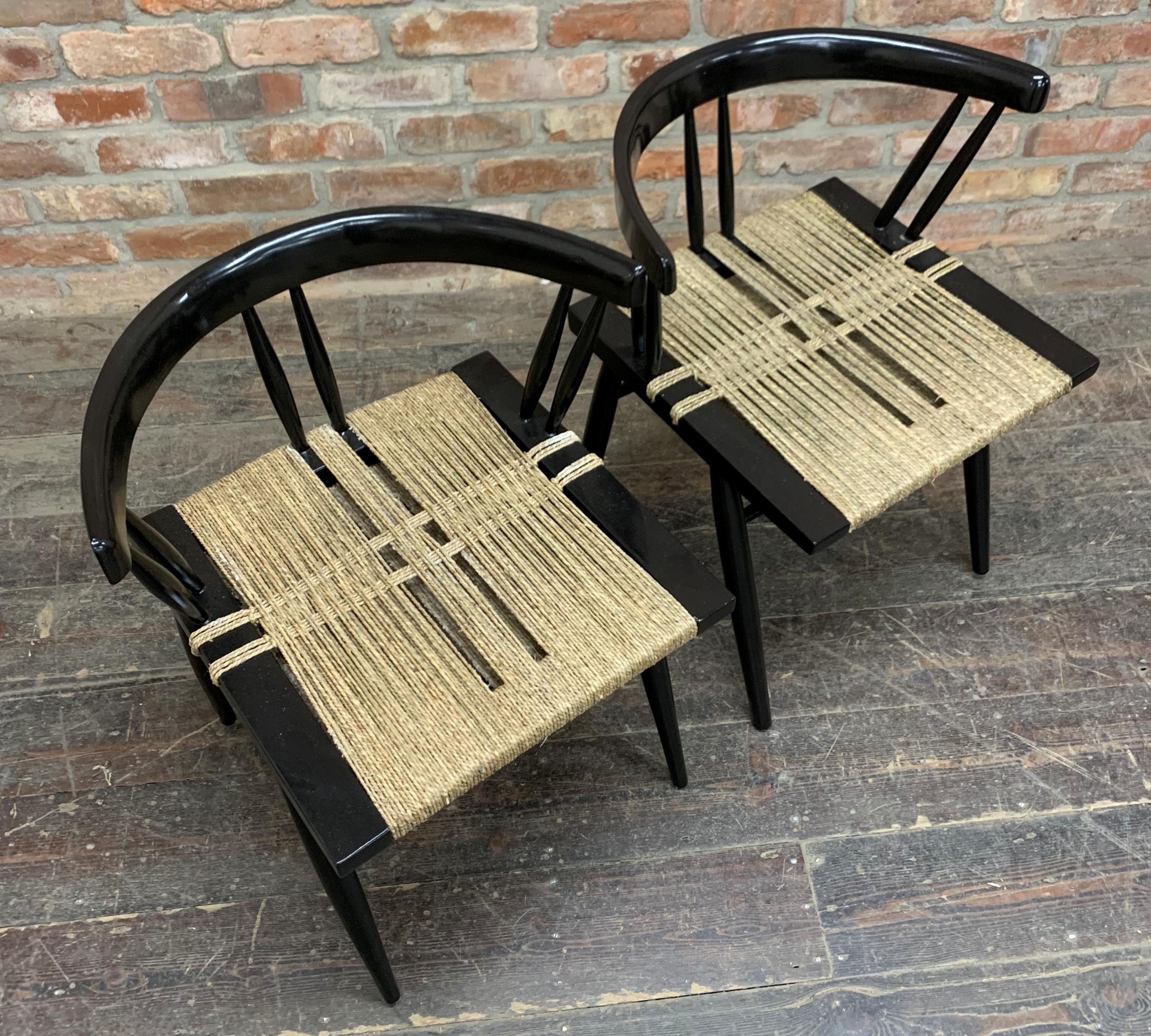 George Nakashima (1905-1990, American), "Ahmedabad" pair of chairs ebonised frames with woven - Bild 2 aus 4