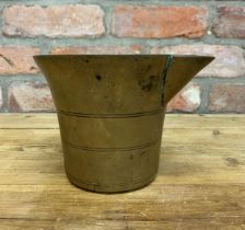 Heavy brass early 18th century pouring mortar, H 14cm D 17cm