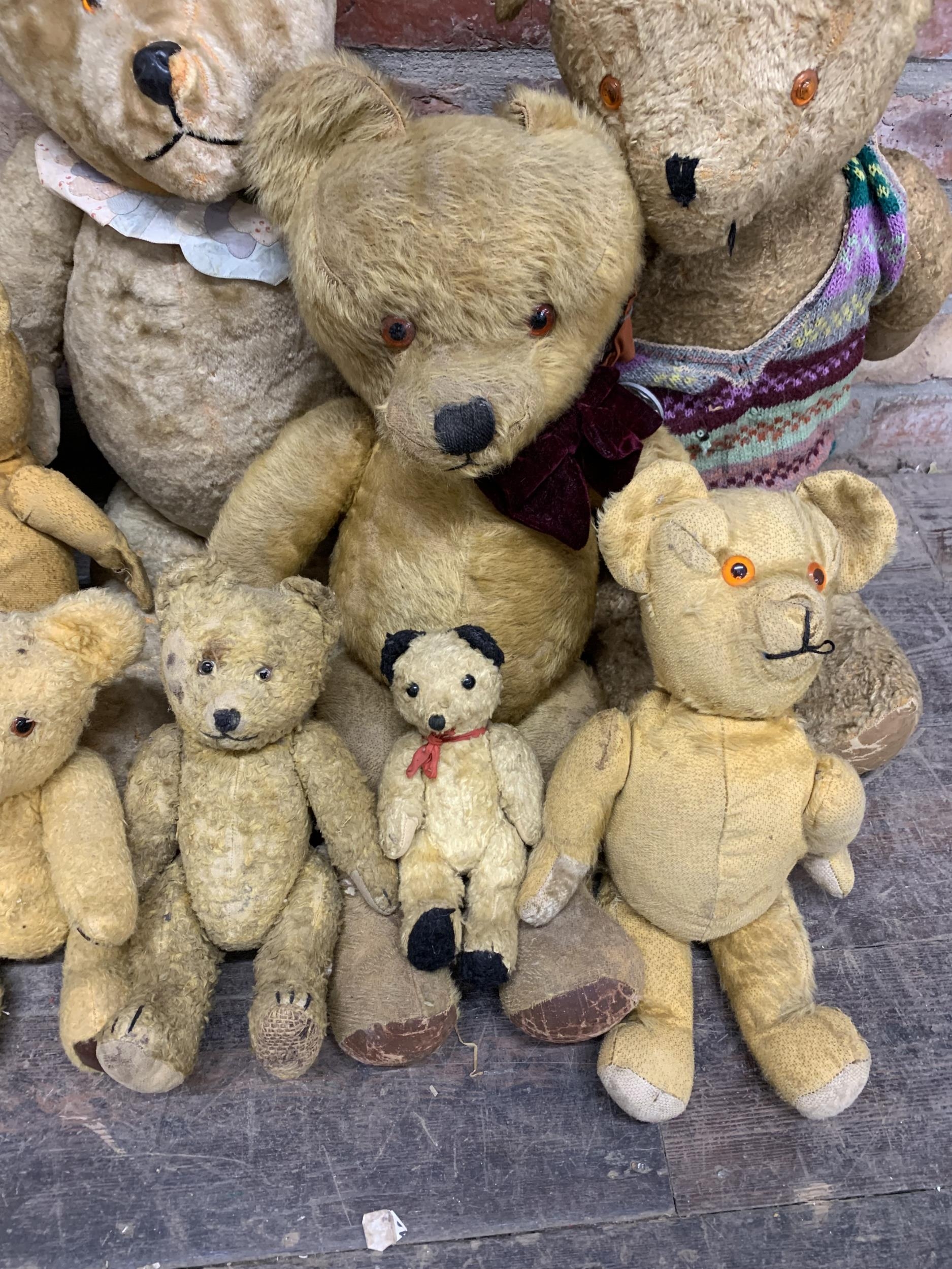 Quantity of antique and vintage mohair straw filled teddy bears, Largest 75cm, some AF (10) - Image 3 of 5