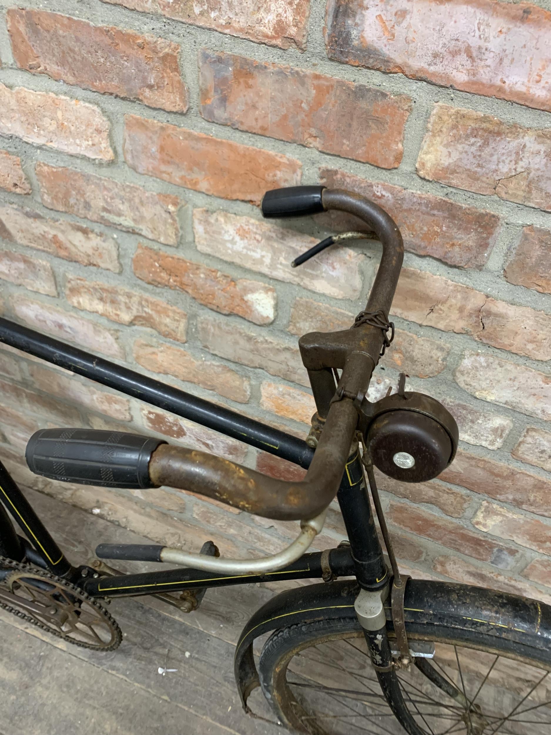 1920's Coventry Eagle Roadster bicycle, retaining what appears to be its original black and yellow - Image 6 of 6