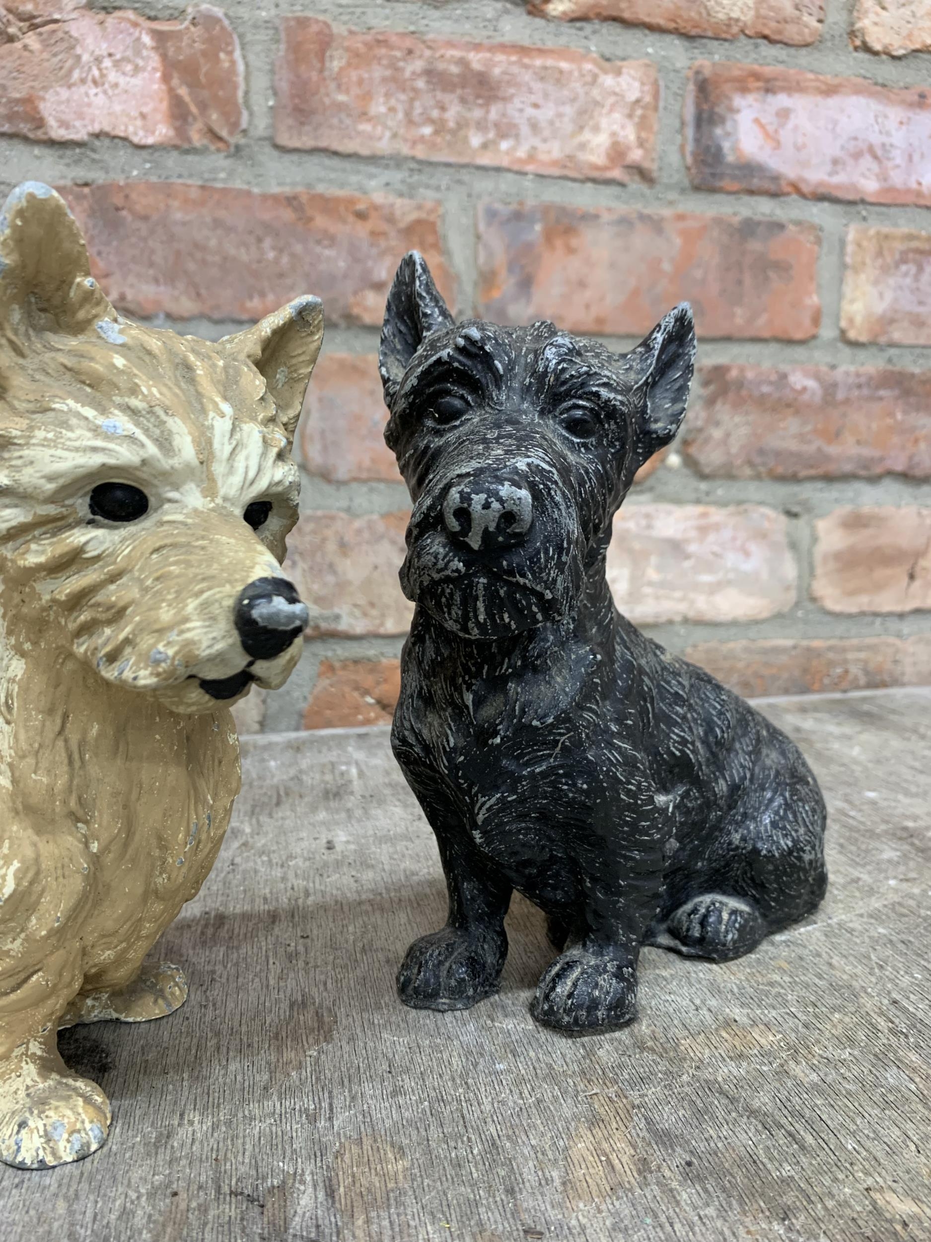 Cast metal Scottie Terrier and West Highland Terrier dogs, H 19cm (2) - Image 3 of 3