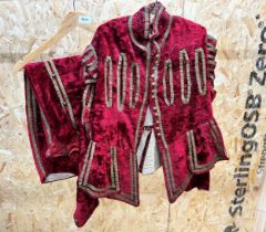 Late 19th century red velvet theatrical compromising of Tudor style doublet and pantaloons (2)