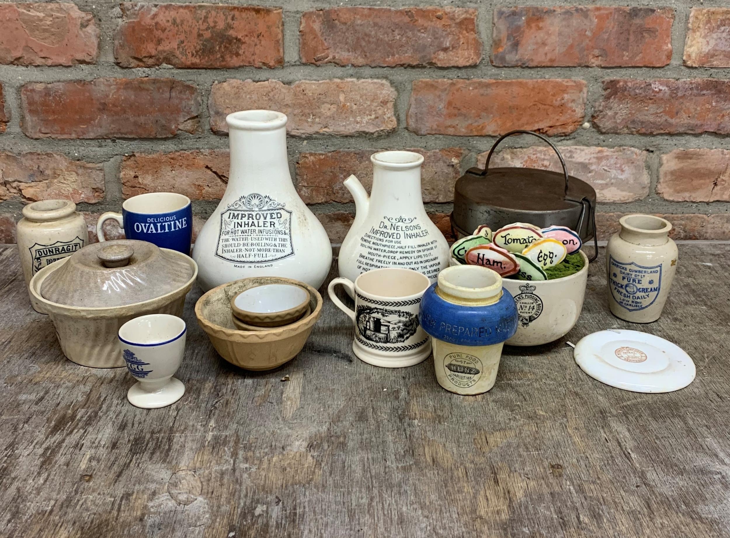 Quantity of mixed antique kitchen creamware ceramics to include jars, bowls and lidded dishes (15)