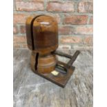 Antique wooden Reslaw hat stretcher, H 33cm