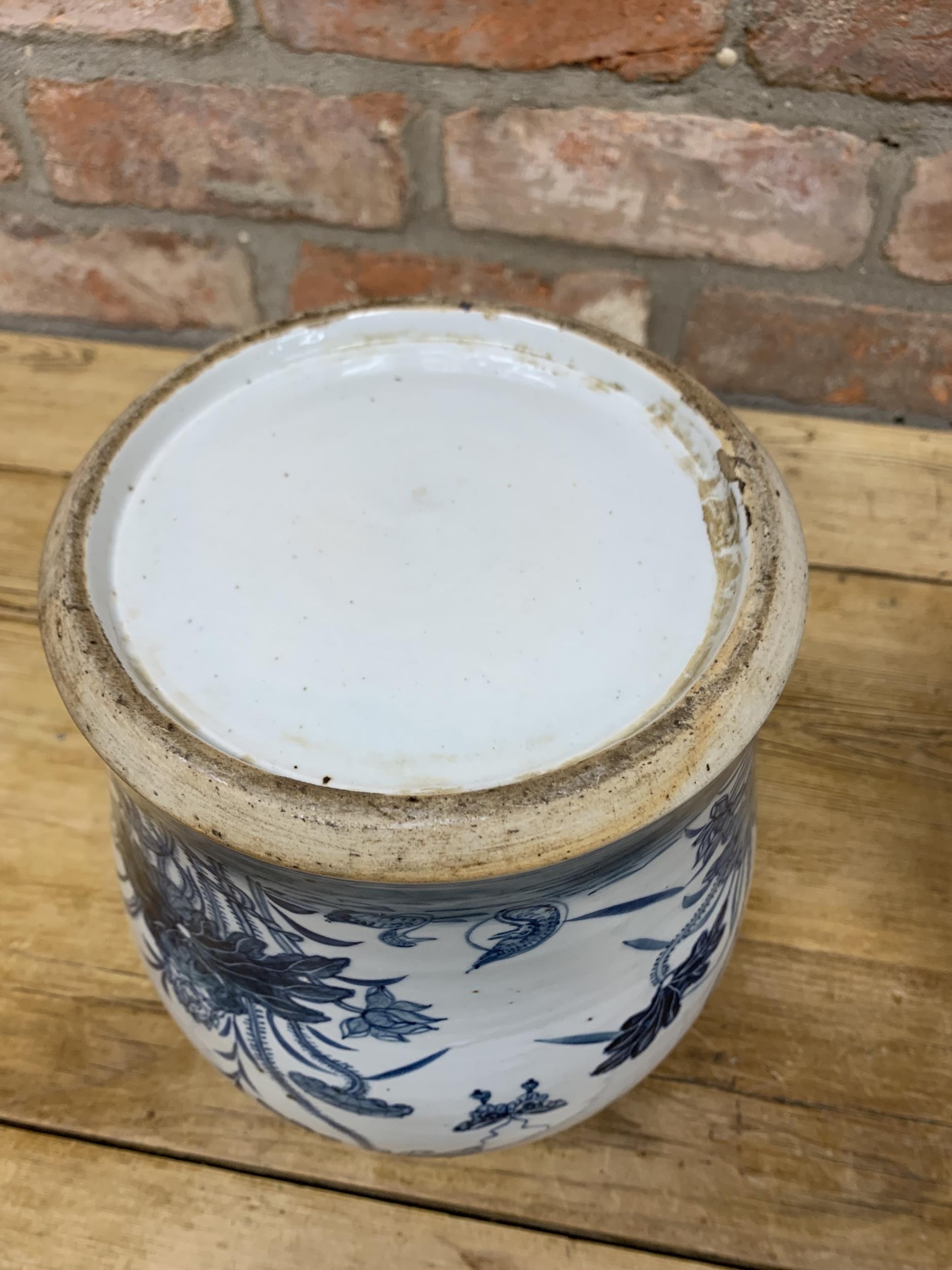 Matched pair of Chinese blue and white export porcelain lidded ginger jars, foo dog finial lid, H - Image 4 of 4