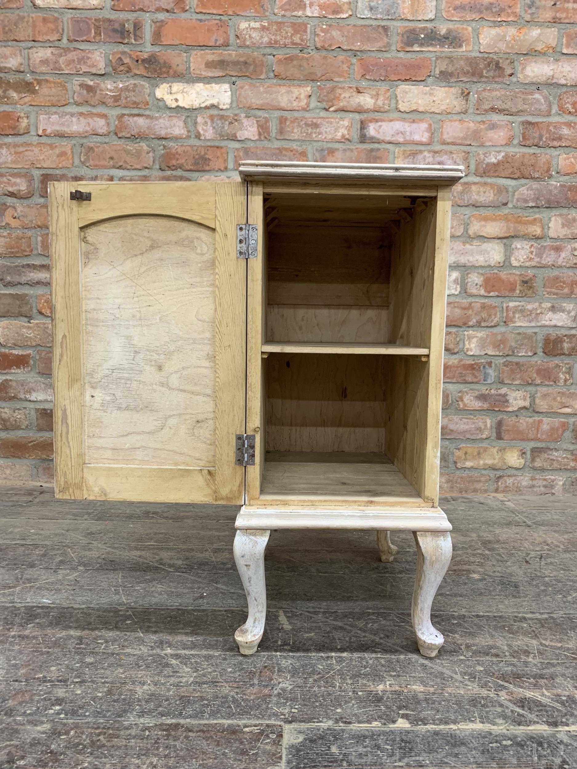 Gustavian limed pine pot cupboard, H 78cm x W 34cm - Image 2 of 4